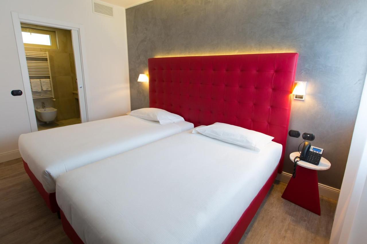 Hotel Al Campanile - Luxury Suites & Apartments Baveno Eksteriør billede