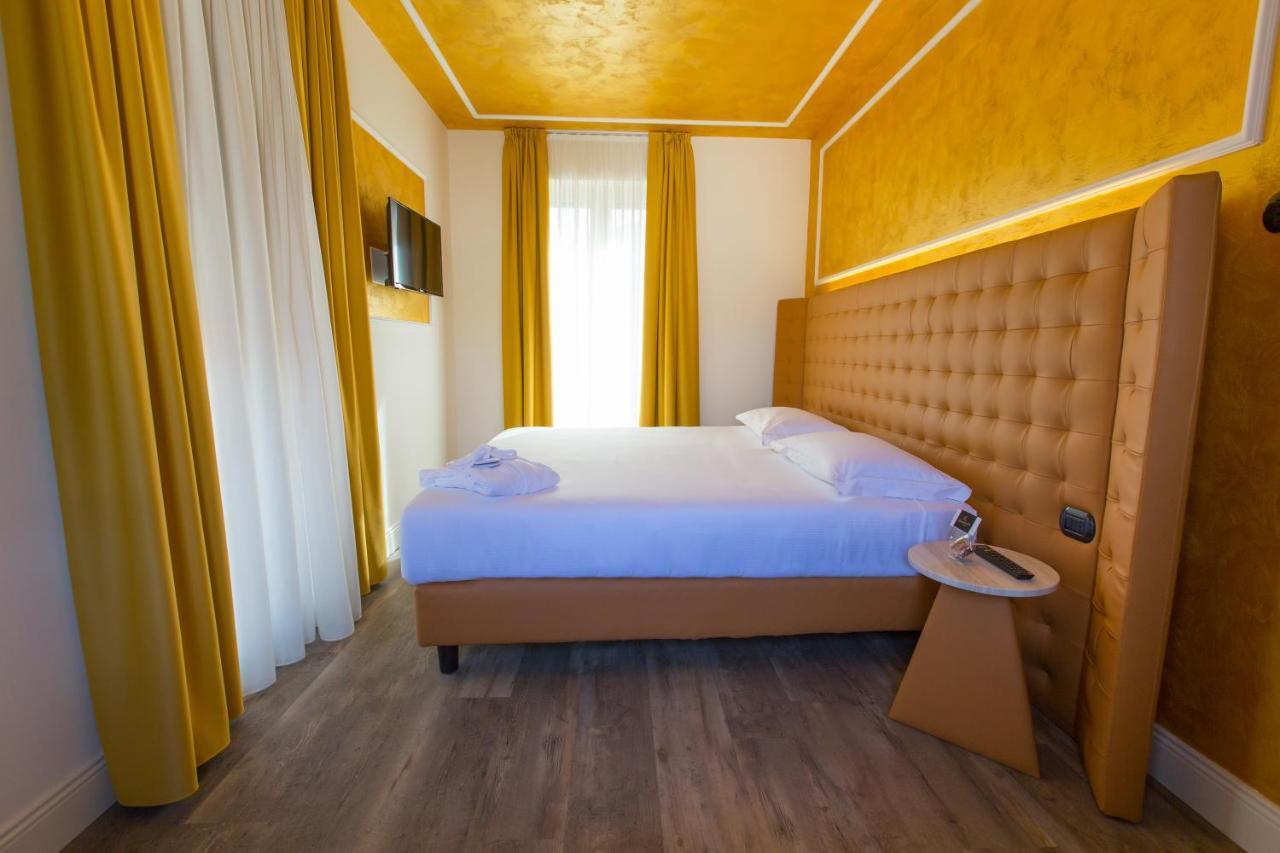 Hotel Al Campanile - Luxury Suites & Apartments Baveno Eksteriør billede
