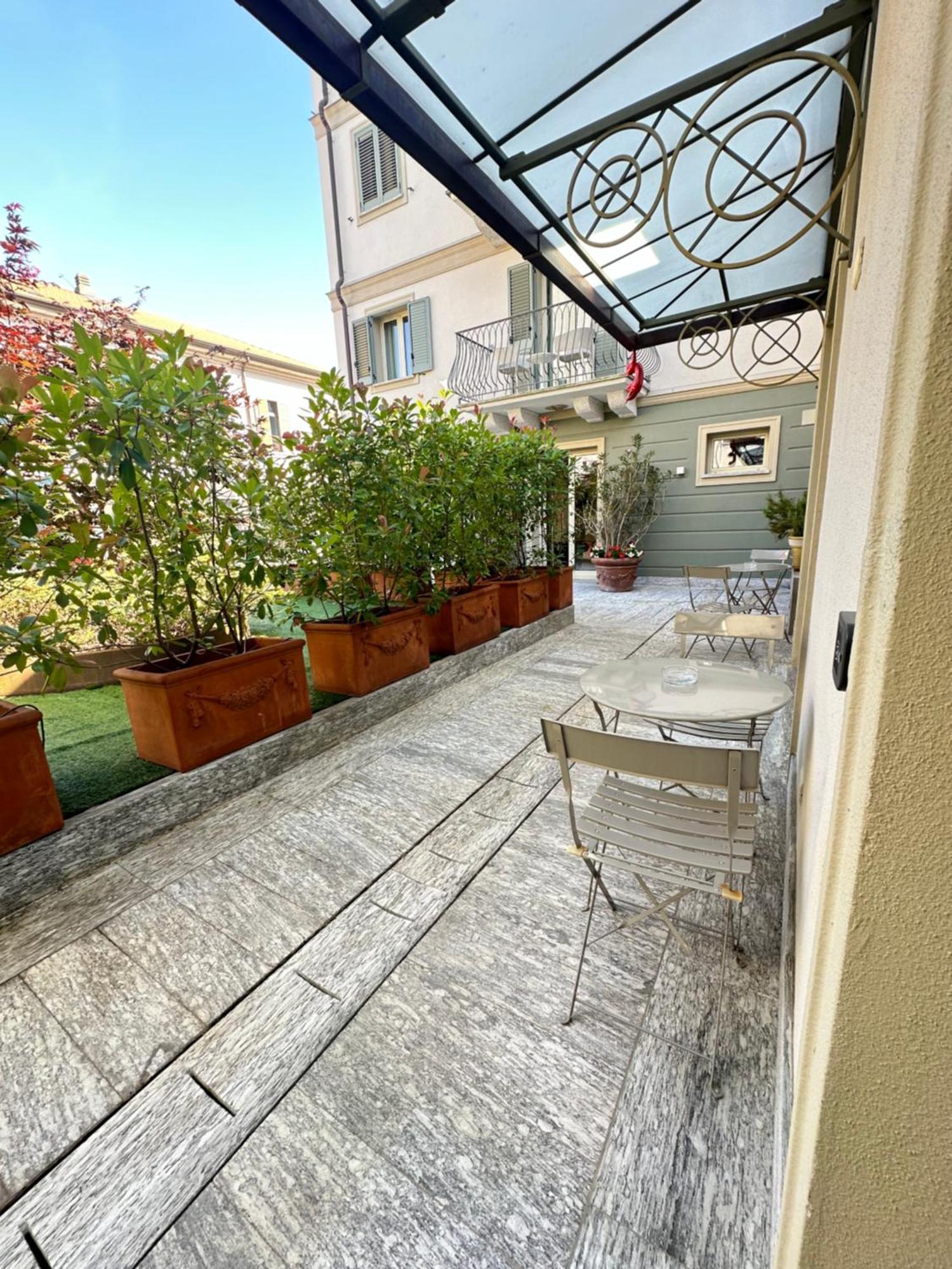 Hotel Al Campanile - Luxury Suites & Apartments Baveno Eksteriør billede