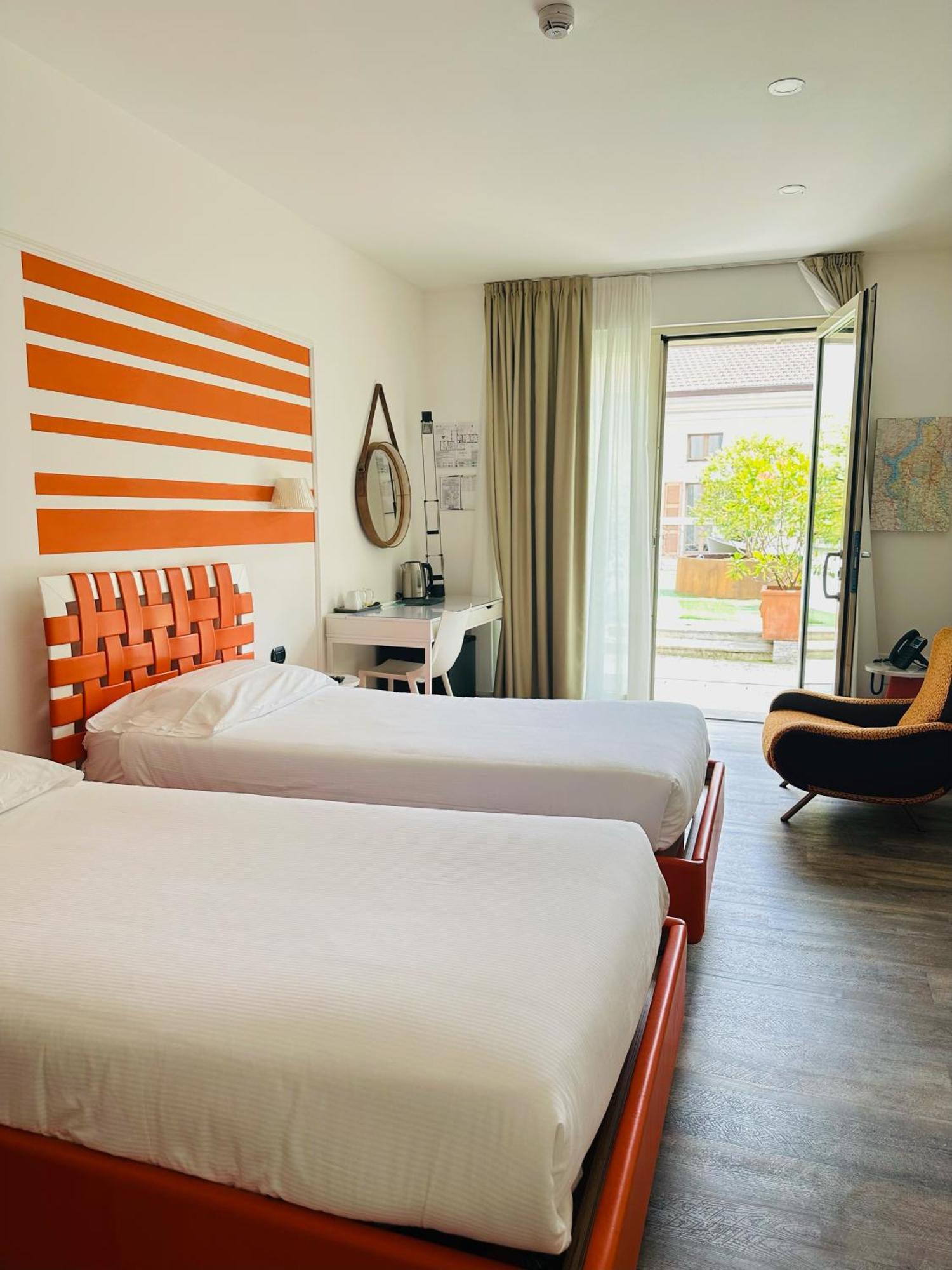 Hotel Al Campanile - Luxury Suites & Apartments Baveno Eksteriør billede