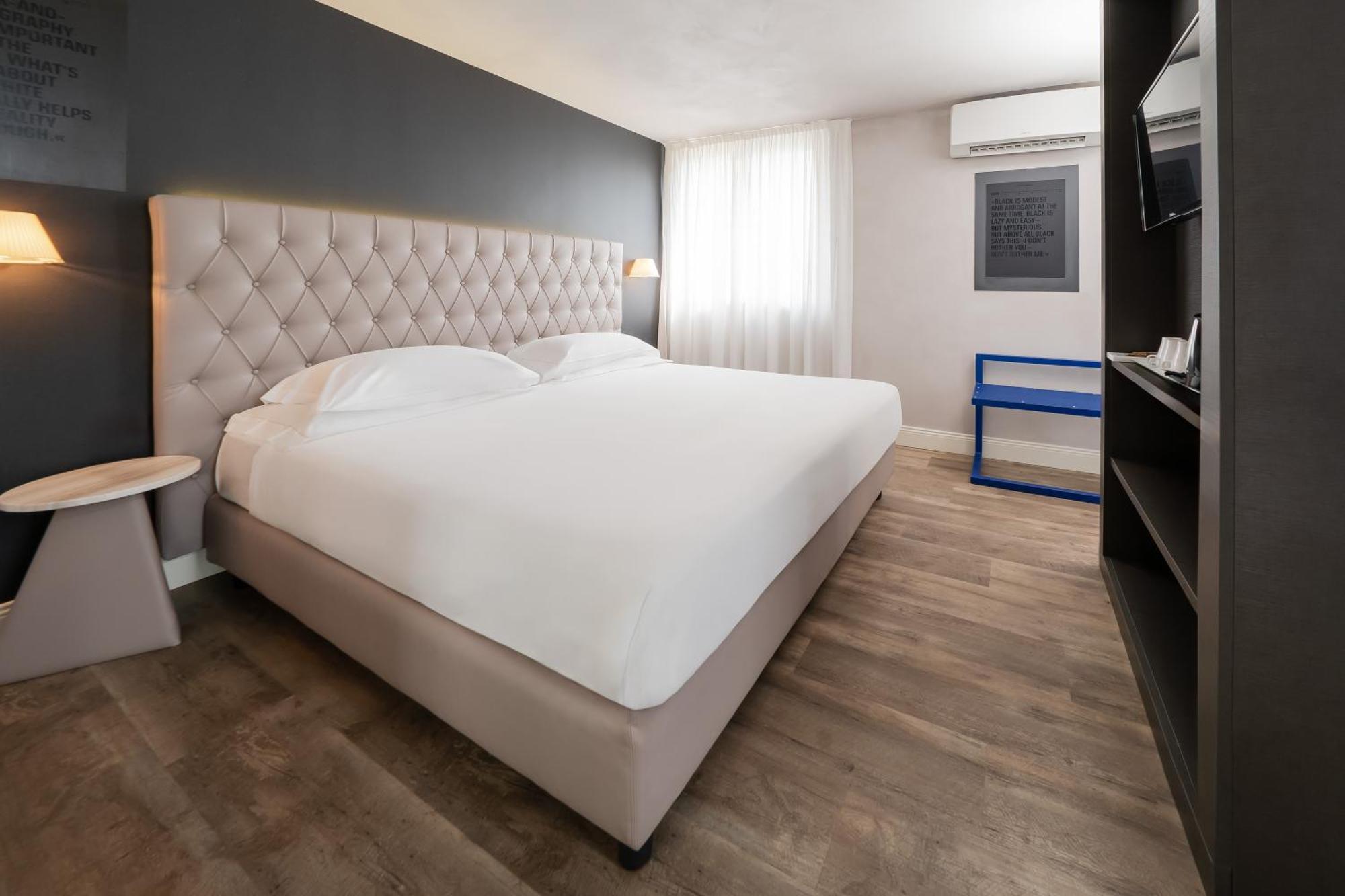 Hotel Al Campanile - Luxury Suites & Apartments Baveno Eksteriør billede