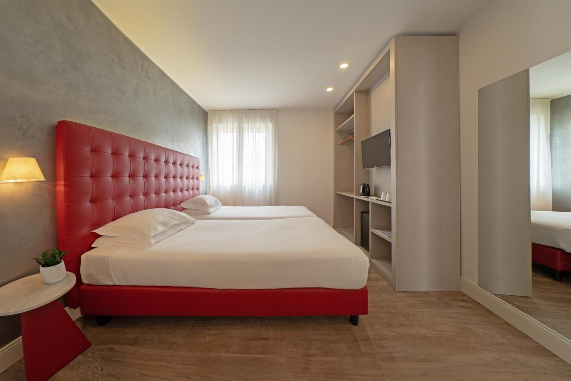 Hotel Al Campanile - Luxury Suites & Apartments Baveno Eksteriør billede