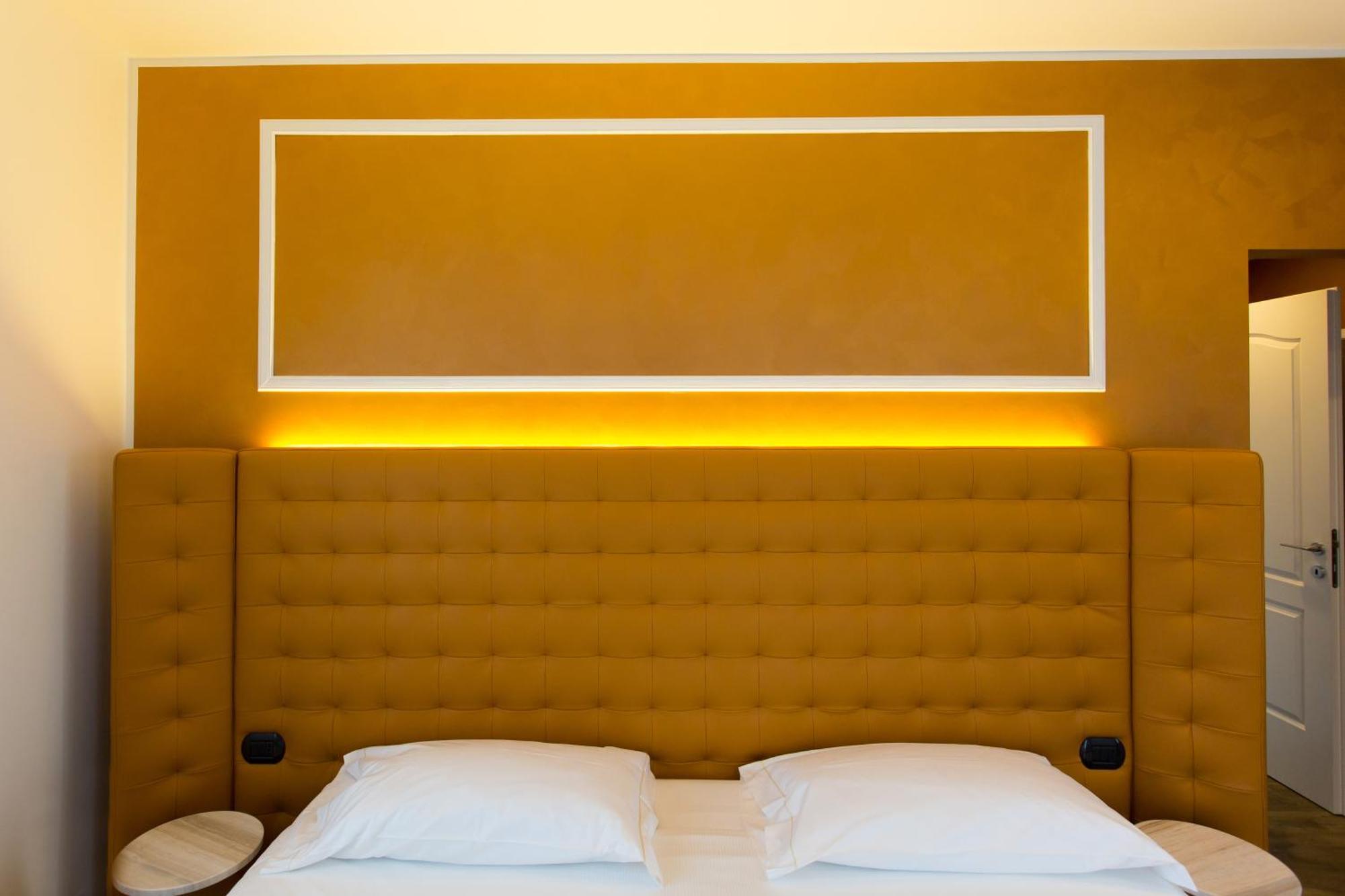 Hotel Al Campanile - Luxury Suites & Apartments Baveno Eksteriør billede