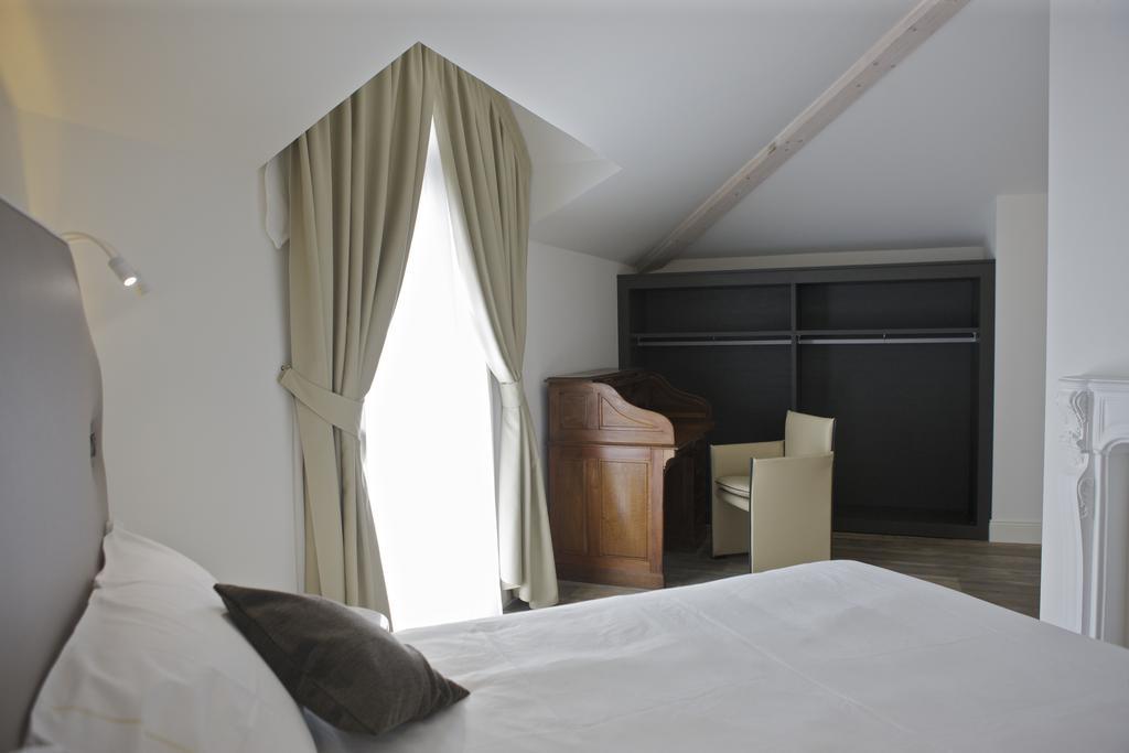 Hotel Al Campanile - Luxury Suites & Apartments Baveno Eksteriør billede